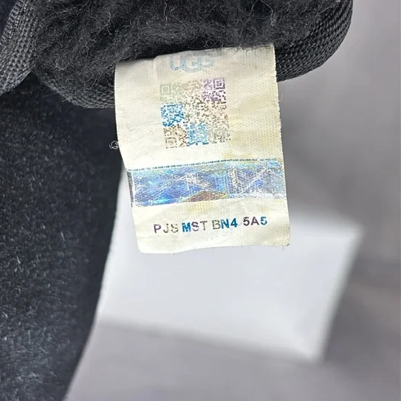 UGG Toddler Black Suede Velcro Strap Boots Size 9 | Cozy Sheepskin Winter Boot - Picture 5 of 9